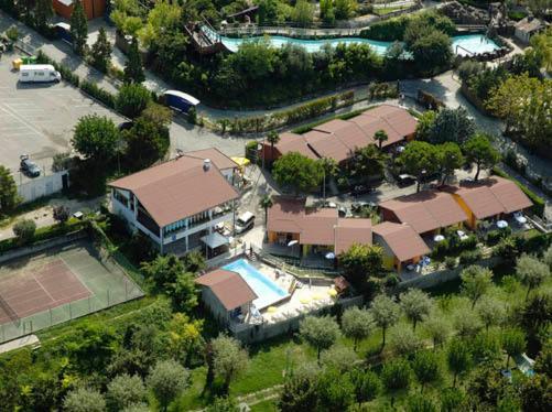 Borgo Blu Poggio Aparthotel Lazise Buitenkant foto